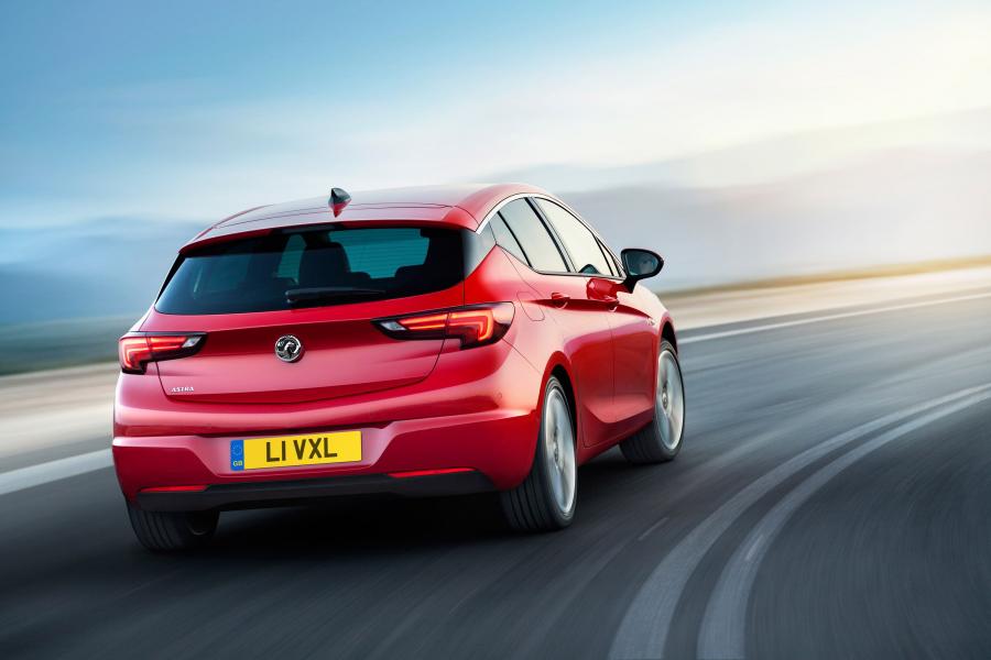  Vauxhall Astra 2015 года  (фото 10 из 14)